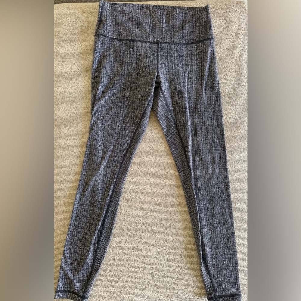 Lululemon athletic Light Gray/ Black and White Marled Knit Leggings